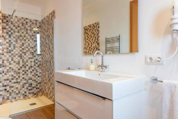 und Duschbad en Suite 