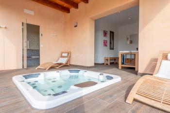 Whirlpool und Massgeliege