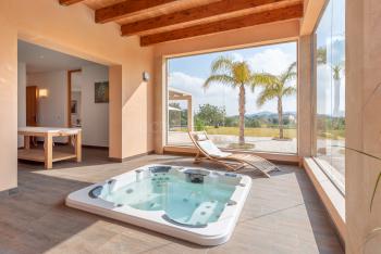 Relaxen im Wellnessbereich mit 