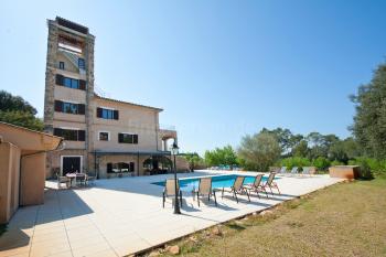 Große Finca mit Pool für 14 Personen