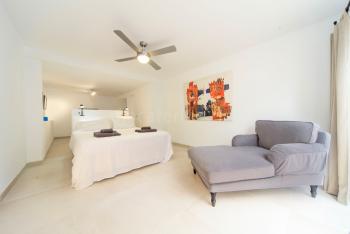 Schlafzimmer mit Klimaanlage - Apartment