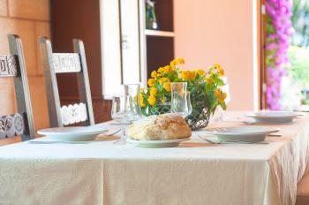 und Zugang auf die überdachte Terrasse