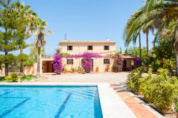 Private Finca mit Pool in ruhiger Lage