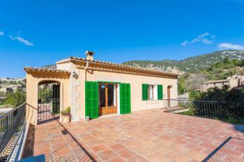 Ferienhaus mit Internet und großer Terrasse