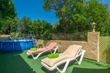 Strandnahes Ferienhaus mit kleinem Pool 