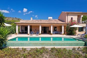 Alleinstehendes Ferienhaus mit Infinity-Pool bei Pollença