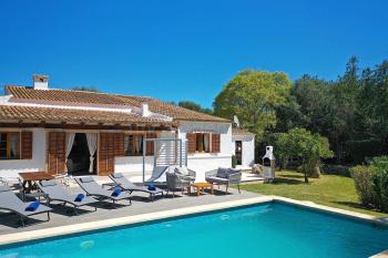 Finca mit Pool und Garten bei Pollenca