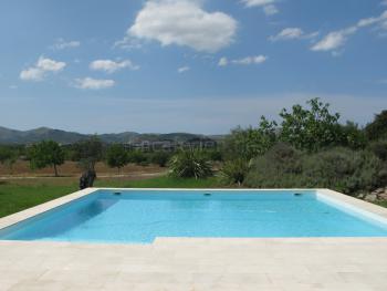 Finca mit Pool und Panoramablick