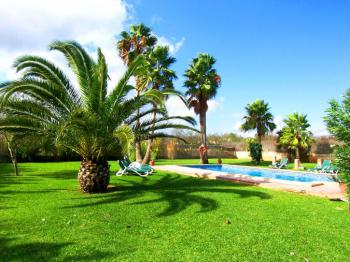 Finca mit Pool und Garten