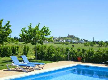 Ferienhaus mit Pool für 6 Personen