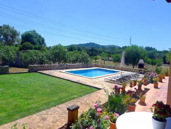 Finca mit Pool und Garten