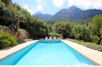 Finca mit Pool und Internet