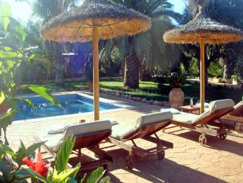 Finca-Hotel mit Pool