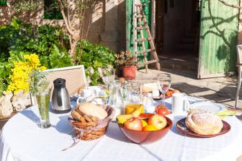 Frühstück auf eigener Terrasse