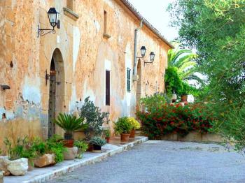 Finca mit 4 Doppelzimmern