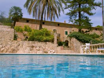 Finca-Hotel mit Pool