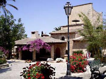 Finca Mallorca mit neun Apartments