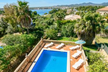 Ferienhaus mit Pool und Tollem Meerblick