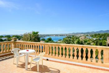 Terrasse mit tollem Panorama- und Meerblick