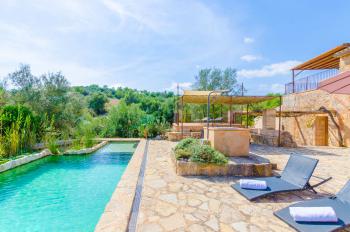 Relaxen im Familienurlaub am Öko-Pool