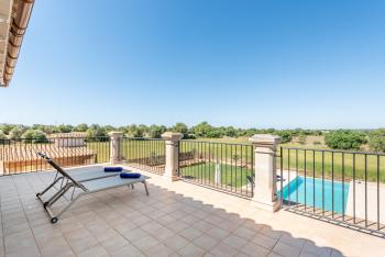 Möblierter Balkon mit tollem Panoramablick