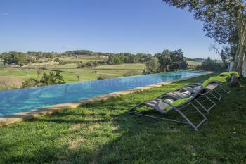 Pool mit Panoramablick