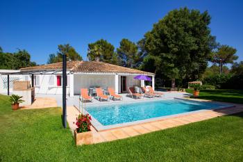 Ferienhaus mit privatem Pool und Klimaanlage