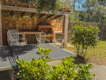 Garten mit BBQ und Tischtennis