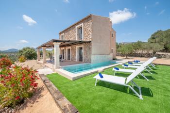 Moderne Finca mit Pool