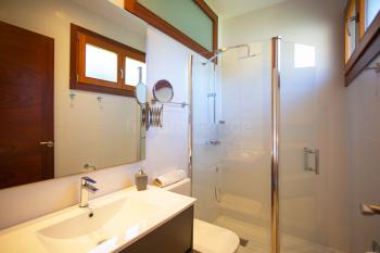 und Duschbad en Suite