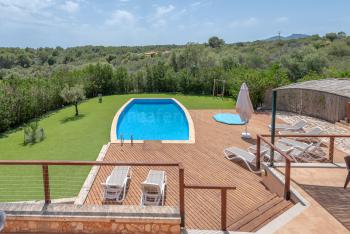 Ferienhaus mit Pool in Meernähe 