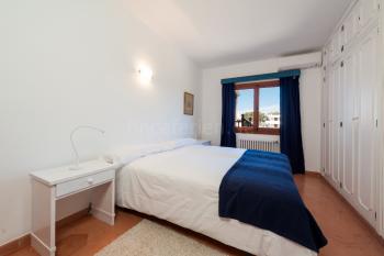 Schlafzimmer mit Klimaanlage