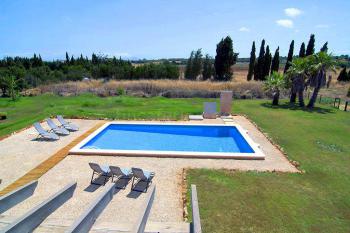 Urlaub im Ferienhaus mit Pool und Internet
