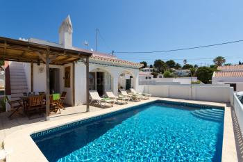 Strandurlaub Menorca - Ferienhaus mit Pool