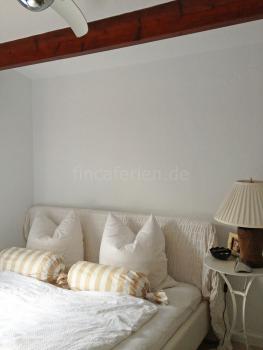 Schlafzimmer mit Doppelbett