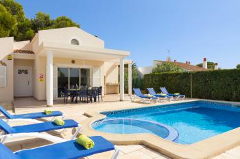 Ferienhaus mit Pool in Cala Blanca