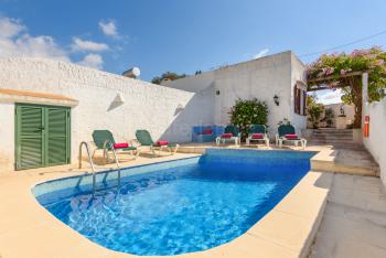 Strandnahes Ferienhaus mit Pool