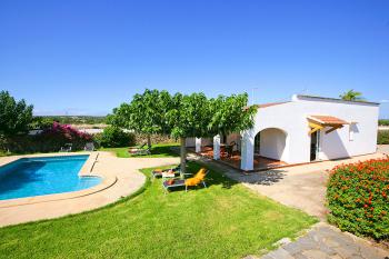 Ferienhaus mit Pool in ländlicher Lage