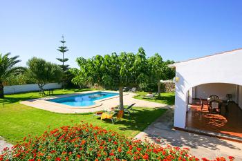 Ferienhaus mit Pool und Garten bei Ciutadella