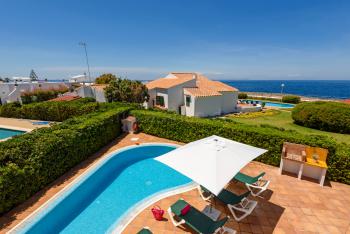 Strandnahes Ferienhaus mit Pool