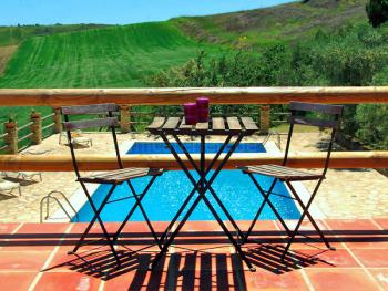 Andalusien: Finca mit Pool und Panoramablick 